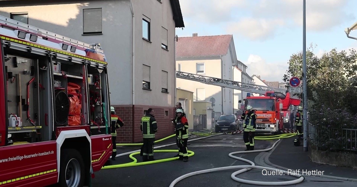 Geb Udebrand In H Sbach Brennende Scheune Greift Auf Wohnh User Ber